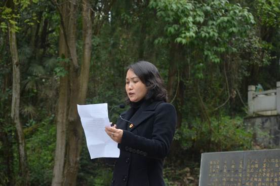 说明:C:\Users\Administrator\Desktop\建规院2021清明扫墓活动照片\余书记讲话\DSC_0454.JPG